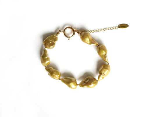 Gold bracelet gold baroque pearls